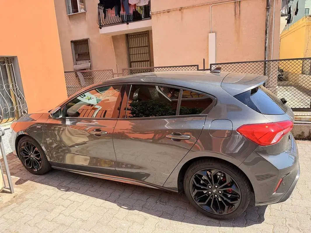 Usata Ford Focus Active 125 CV (91 kW) 2021 Grigio