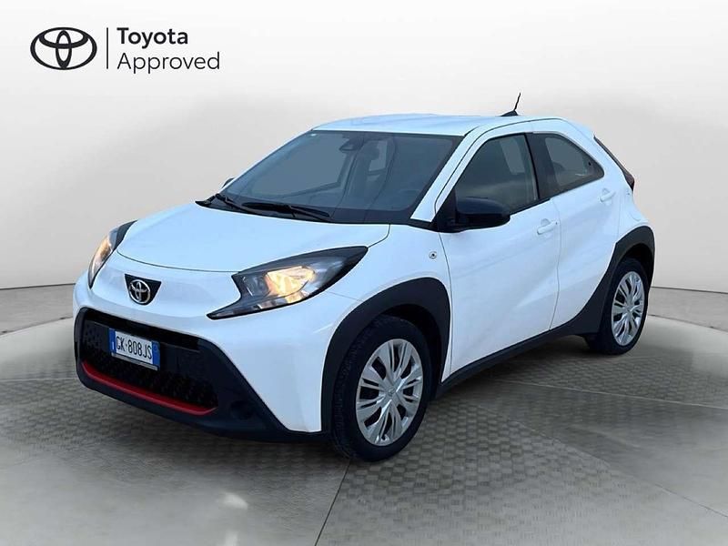 Usata Toyota Aygo X Active 2022 Bianco SUV