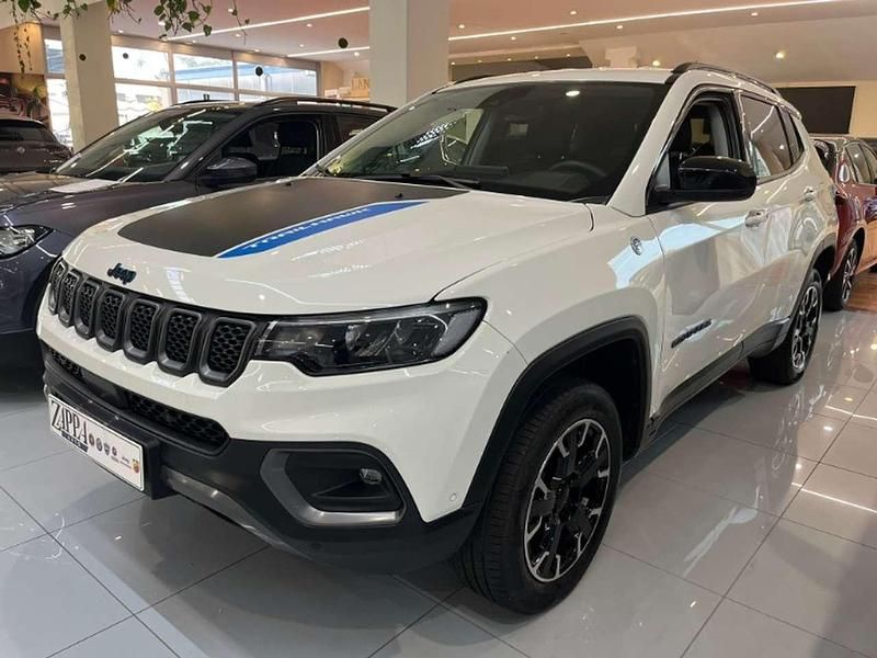 Usata Jeep Compass Trailhawk 179 CV (131 kW) 2023 Bianco SUV