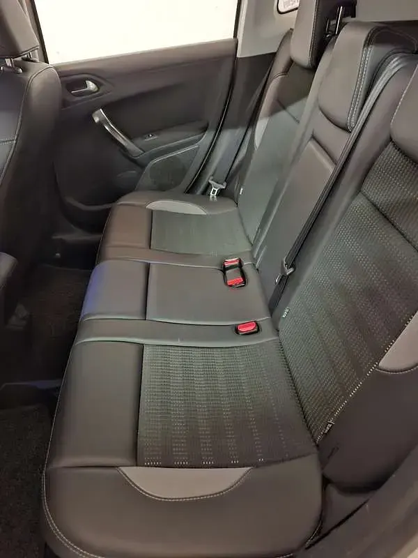 Usata Peugeot 2008 Allure 92 CV (67 kW) 2015 Bianco SUV
