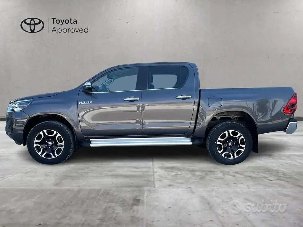 Nuova Toyota HiLux Executive 150 CV (110 kW) 2026 Grigio Pick-up