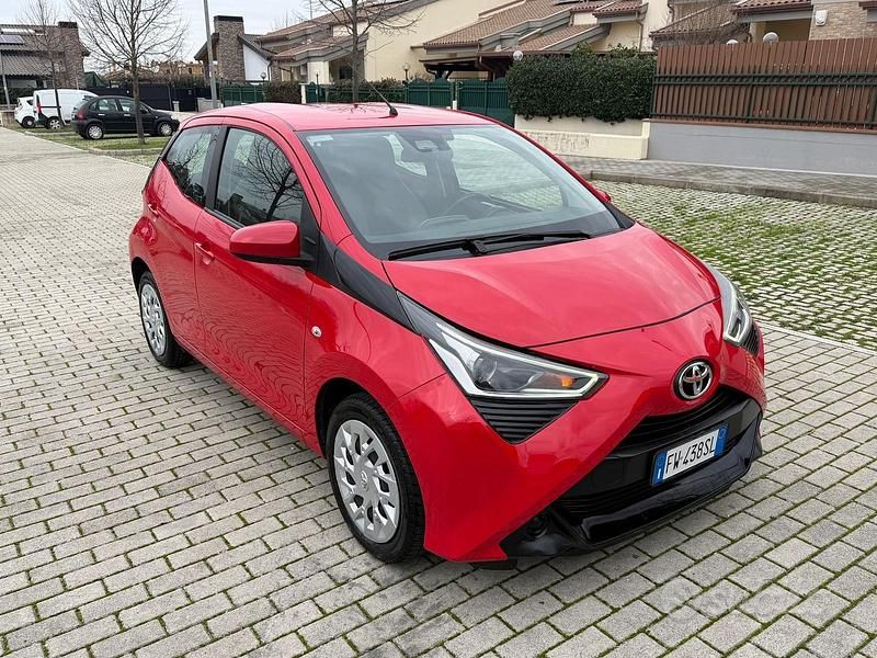 Rosso Usata 2019 Toyota Aygo X-play Utilitaria | 10.990 € (Ottimo prezzo) - Immagine 1/4