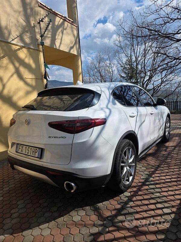Usata Alfa Romeo Stelvio Executive 190 CV (139 kW) 2019 Bianco SUV