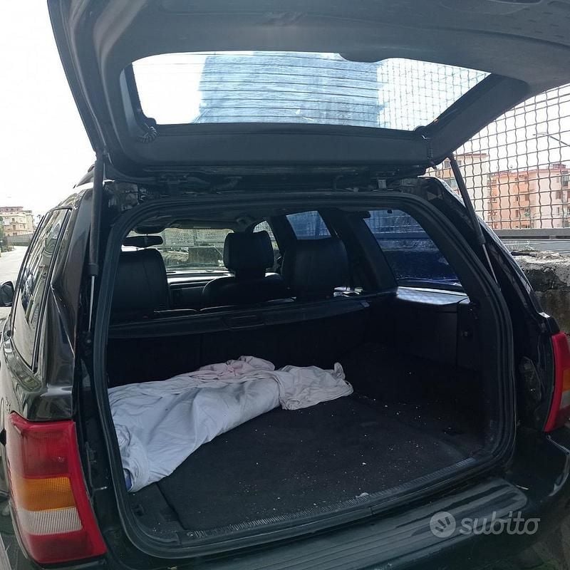 Usata Jeep Grand Cherokee Limited 140 CV (102 kW) 2001 Nero SUV