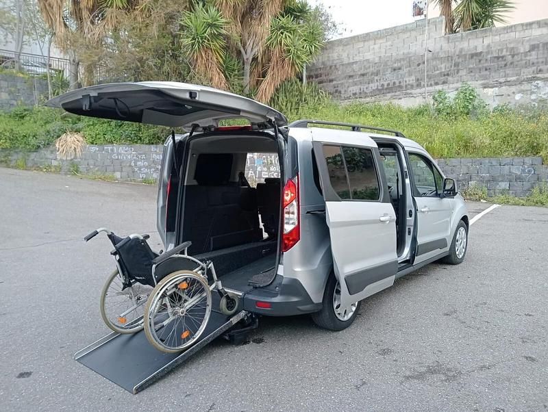 Usata Ford Tourneo Connect 116 CV (85 kW) 2016 Grigio Monovolume