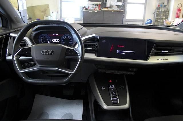 Usata Audi Q4 e-tron Advanced 150 kW (204 CV) 2023 Grigio SUV