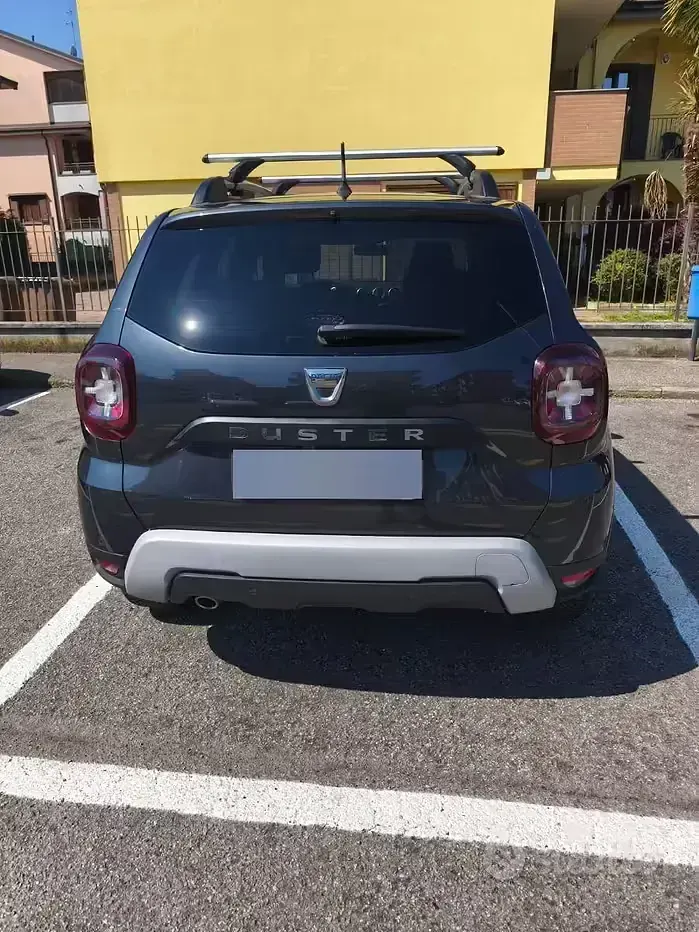 Usata Dacia Duster Prestige 101 CV (74 kW) 2021 Grigio SUV