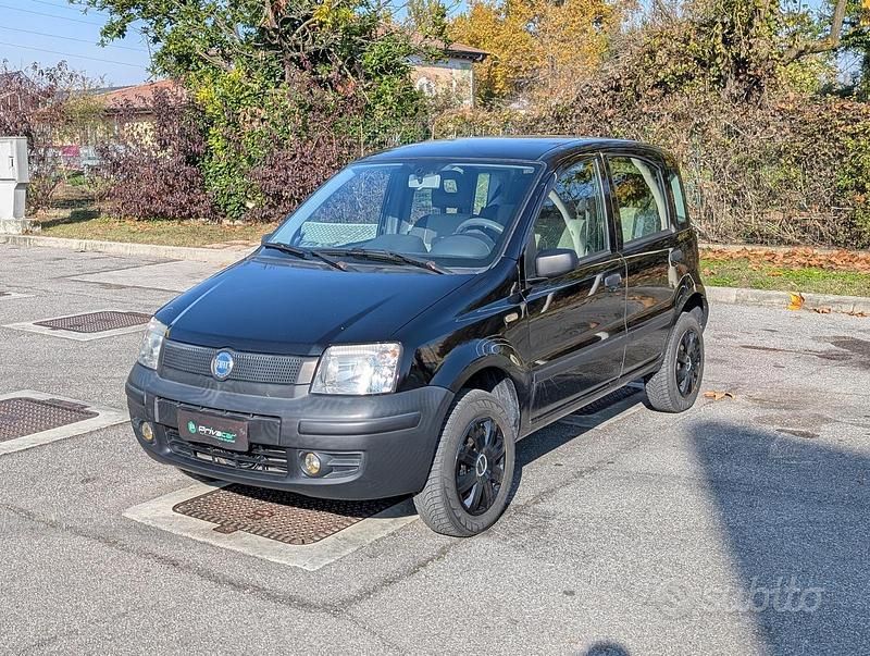 Nero Usata 2007 Fiat Panda 4x4 Due volumi | 4690 € (Buon prezzo) - Immagine 1/4