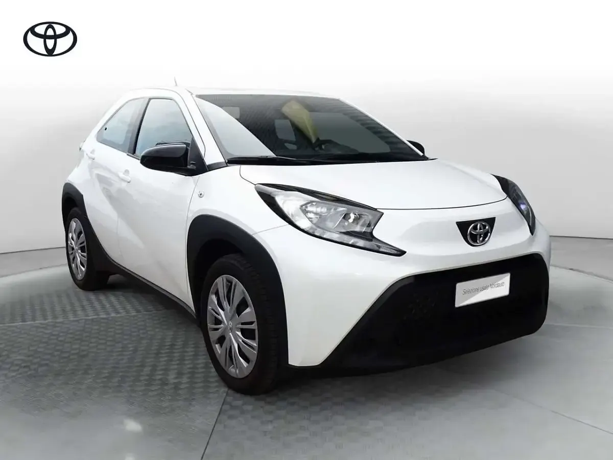 Usata Toyota Aygo X Active 72 CV (52 kW) 2025 Bianco SUV