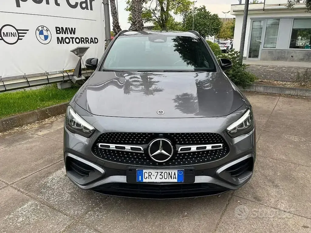 Usata Mercedes GLA200 AMG Line Premium Plus 150 CV (110 kW) 2023 Grigio SUV