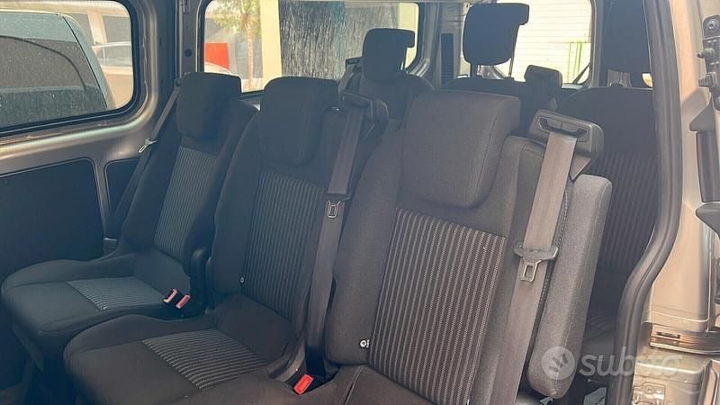 Usata Ford Transit Custom Trend 130 CV (95 kW) 2017 Grigio Monovolume