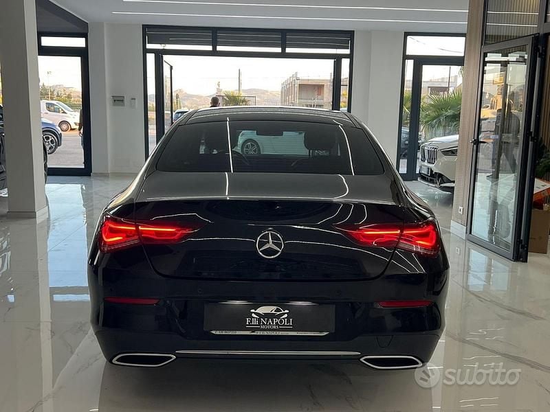 Käytetty Mercedes CLA200 150 HP (110 kW) 2019 Musta Sedan