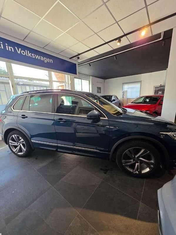 Usata VW Tiguan R-line 150 CV (110 kW) 2022 Blu/azzurro SUV