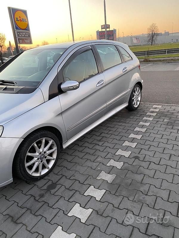 Usata Mercedes B200 140 CV (102 kW) 2008 Monovolume