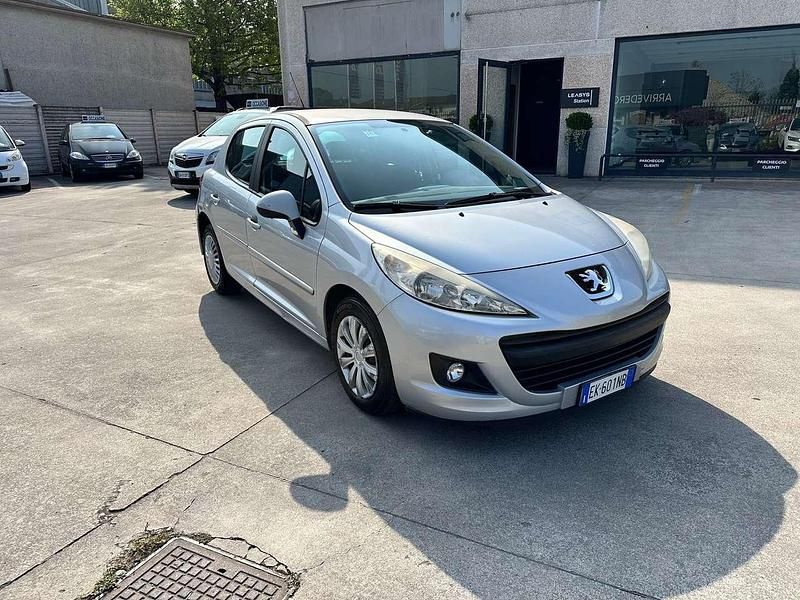 Usata Peugeot 207 Access 73 CV (53 kW) 2012 Argento Berlina