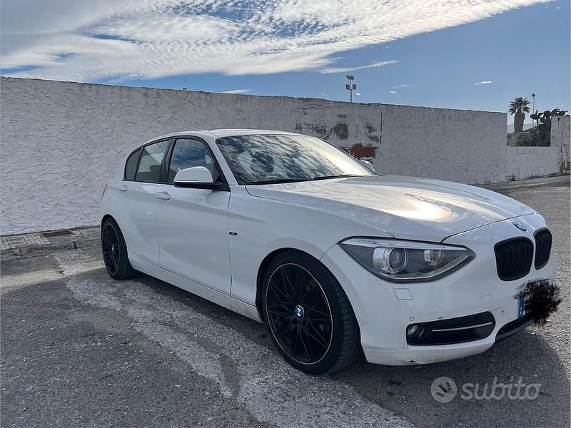 Usata BMW 118 Sport Line 194 CV (142 kW) 2015 Bianco Utilitaria