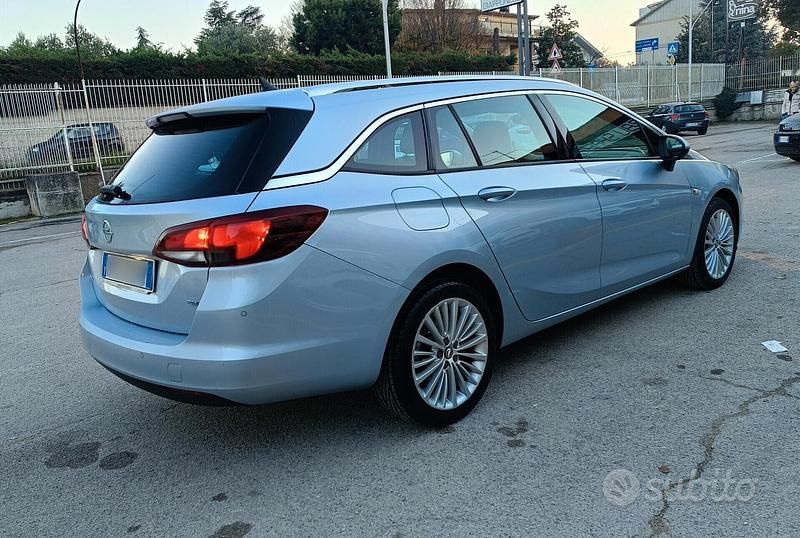 Usata Opel Astra Innovation 110 CV (80 kW) 2018 Blu Station wagon