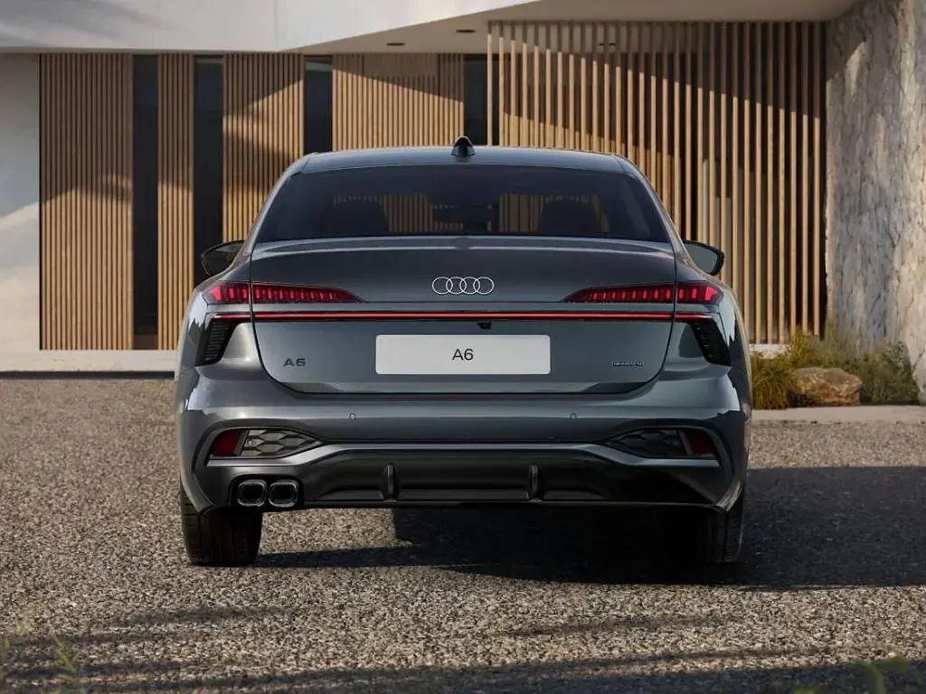 Nuova Audi A6 S-Line 367 CV (269 kW) 2026 Grigio daytona perlato Station wagon