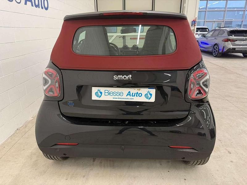Usata Smart ForTwo Electric Drive Pure 41 kW (56 CV) 2023 Nero Cabrio