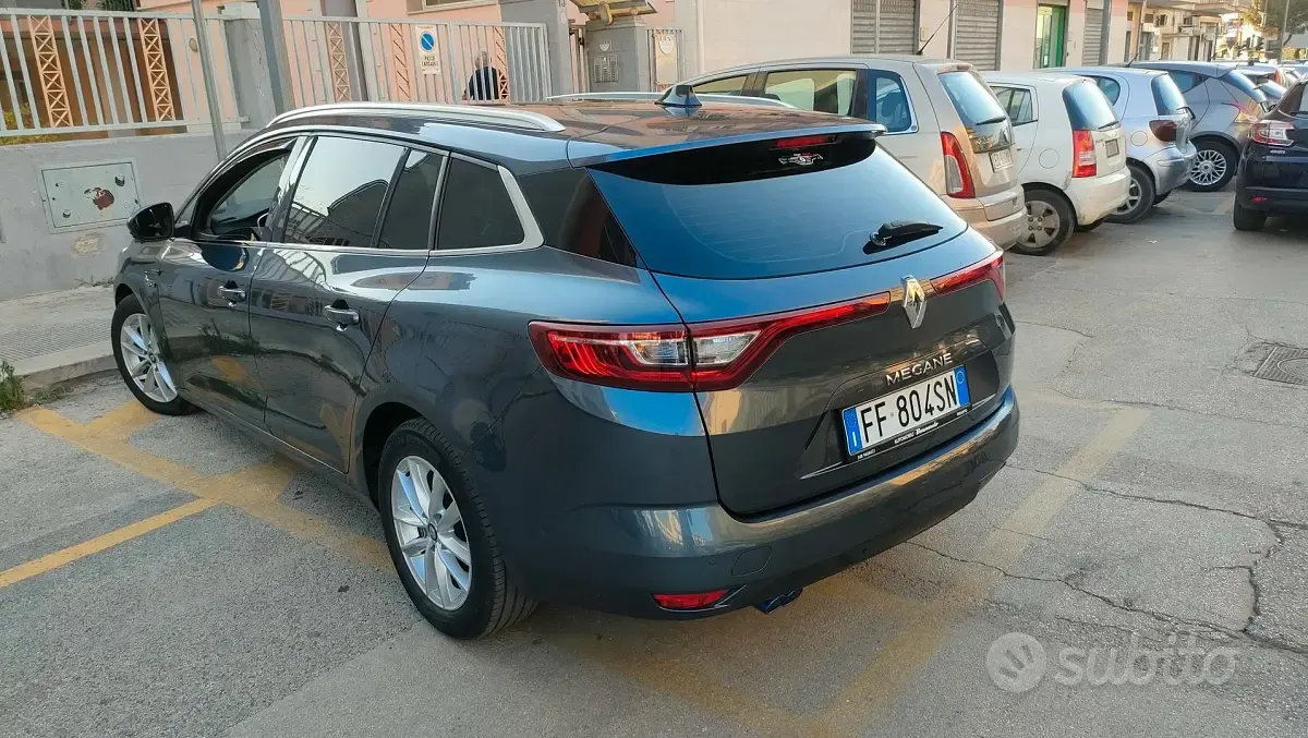 Usata Renault Mégane GrandTour 110 CV (80 kW) 2016 Grigio Station wagon