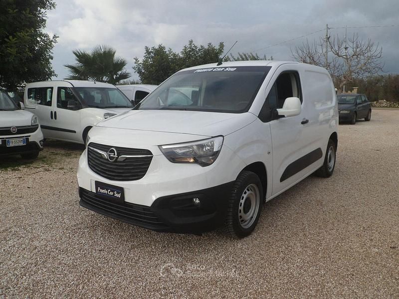 Usata Opel Combo 101 CV (74 kW) 2021 Bianco Monovolume