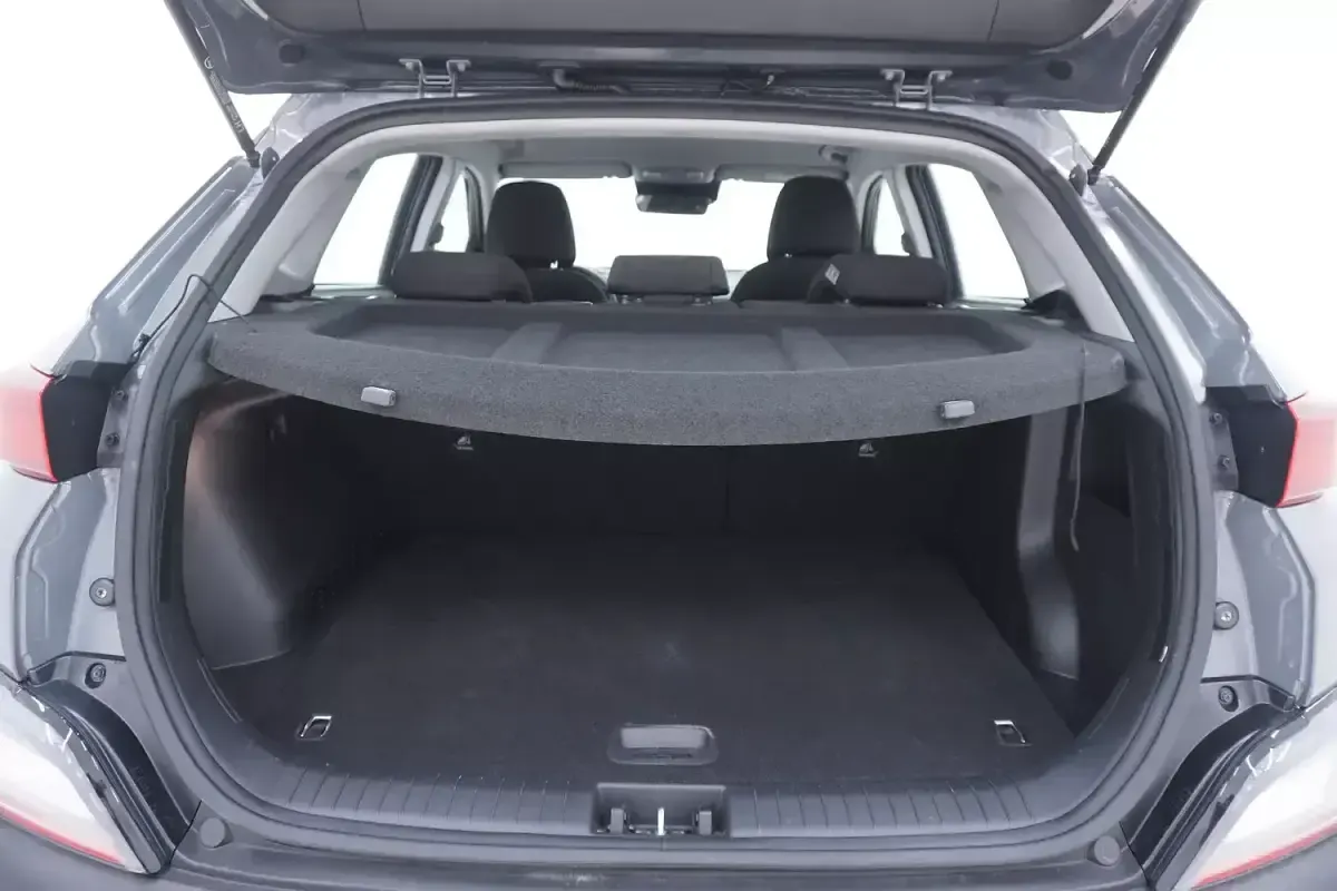 Usata Hyundai Kona 141 CV (103 kW) 2023 Grigiogrigio SUV