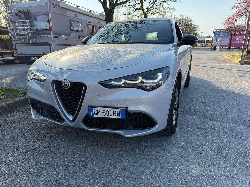 Usata Alfa Romeo Stelvio Super 160 CV (117 kW) 2023 Grigio SUV