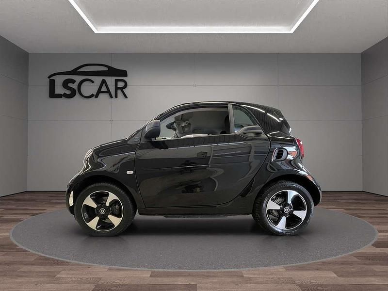 Usata Smart ForTwo Coupé Passion 41 kW (56 CV) 2020 Nero Utilitaria