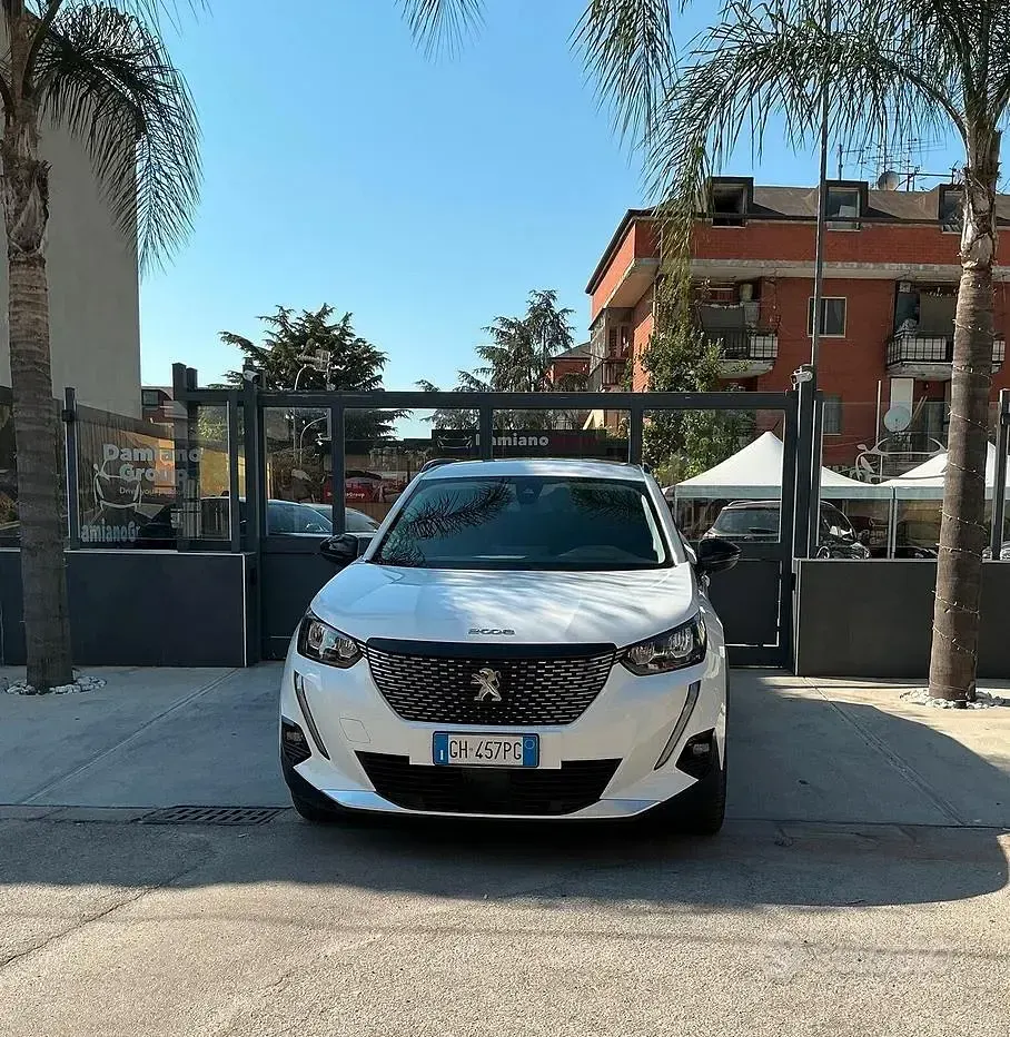 Usata Peugeot 2008 Allure 131 CV (96 kW) 2021 Bianco SUV