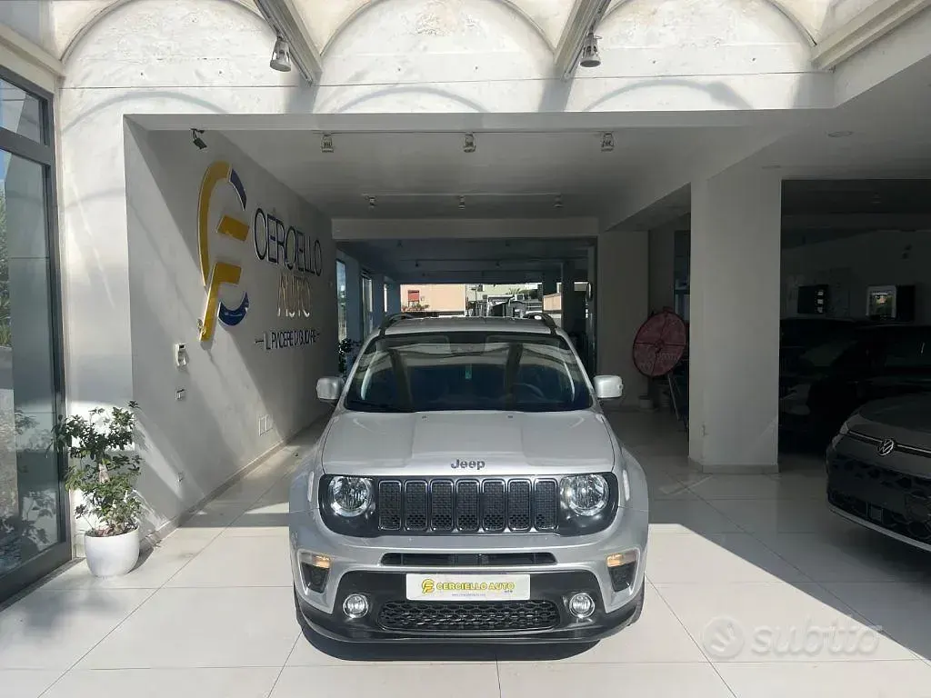 Usata Jeep Renegade Longitude 120 CV (88 kW) 2020 Grigio pastello SUV