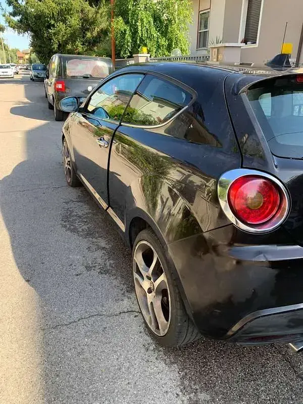 Usata Alfa Romeo MiTo Distinctive 120 CV (88 kW) 2009 Nero Utilitaria