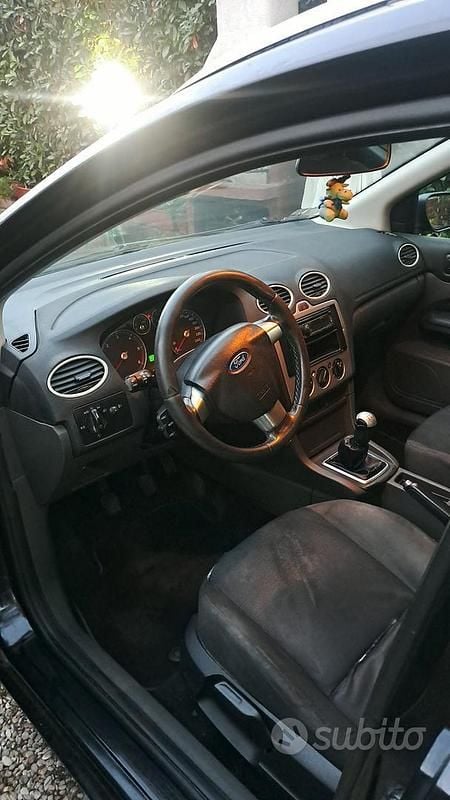 Usata Ford Focus 116 CV (85 kW) 2007 Nero Station wagon