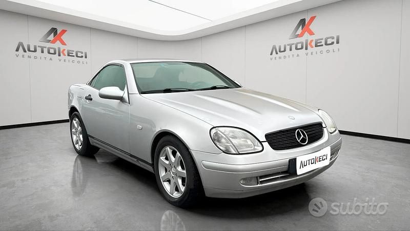 Usata Mercedes SLK200 AMG 136 CV (100 kW) 1997 Grigio Cabrio