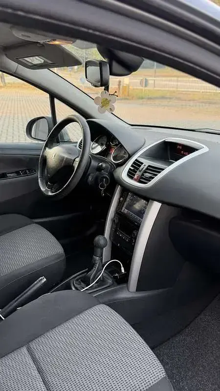 Usata Peugeot 207 90 CV (66 kW) 2010 Berlina