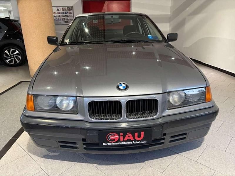 Usata BMW 316 99 CV (72 kW) 1991 Grigio Berlina