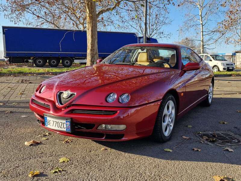 Usato 1999 Alfa Romeo GTV 2.0 Benzin 201 CV (18.000 €)