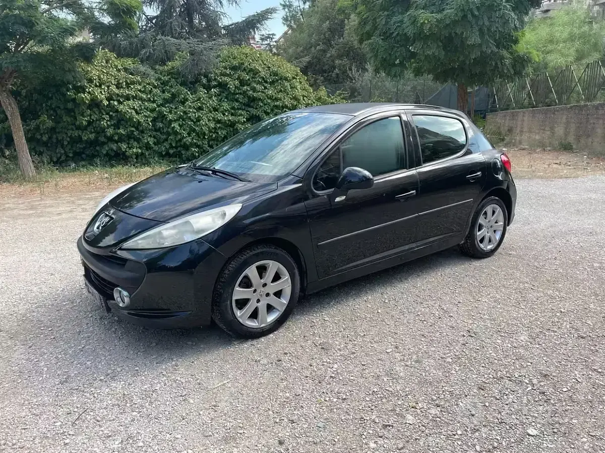 Usata Peugeot 207 90 CV (66 kW) 2007 Berlina