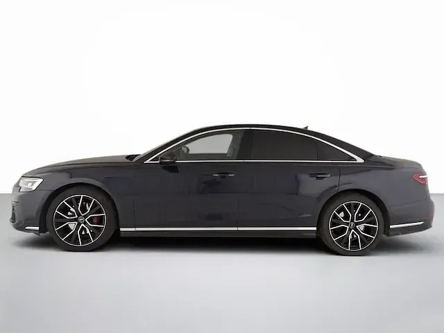 Usata Audi A8 Ambiente 286 CV (210 kW) 2024 Blu firmamento metallizzato Berlina