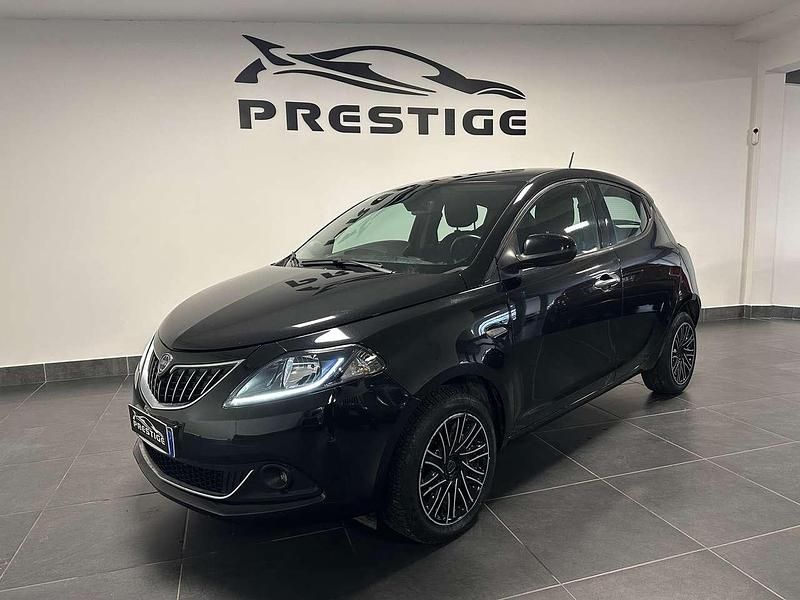 Usata Lancia Ypsilon 69 CV (50 kW) 2023 Nero Utilitaria