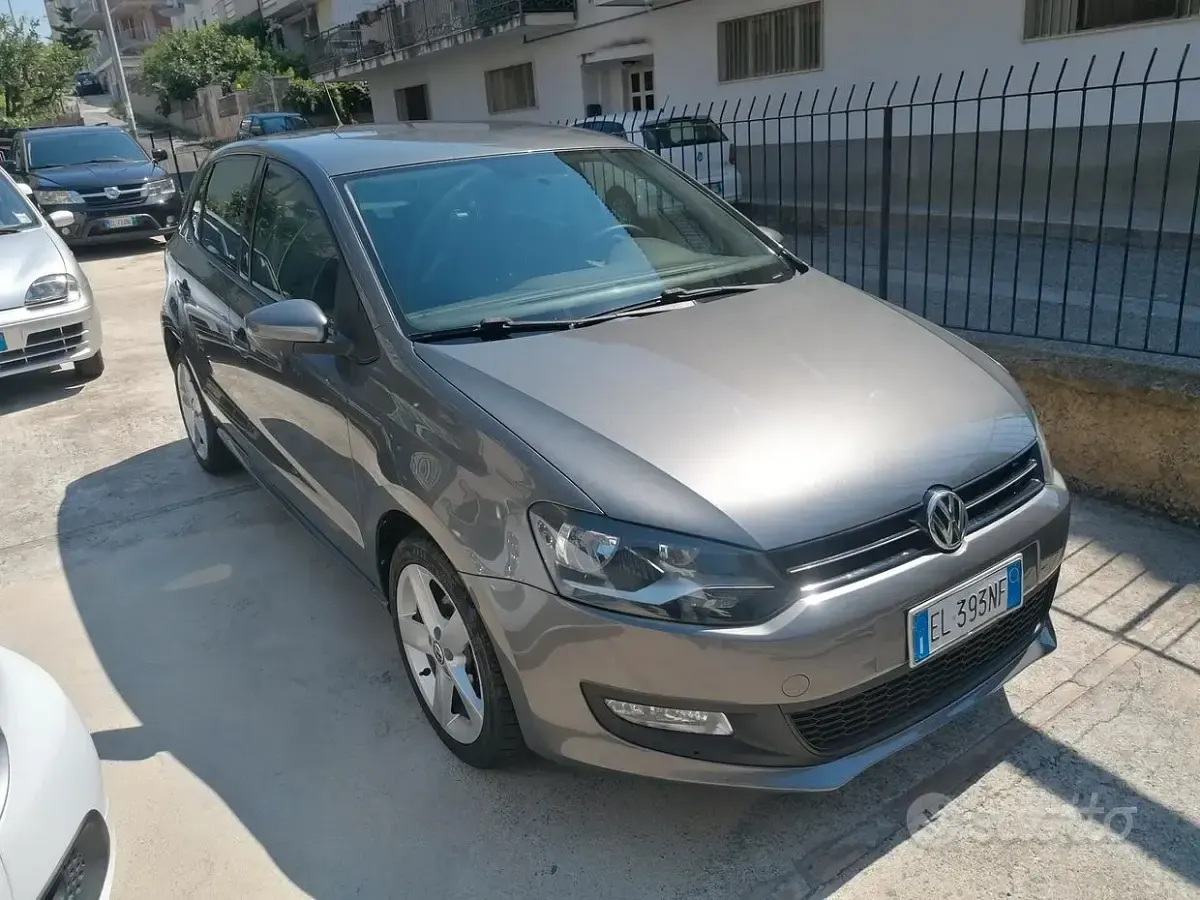 Usata VW Polo Comfortline 90 CV (66 kW) 2012 Grigio Utilitaria