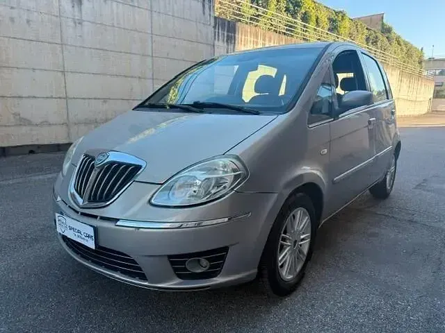 Usata Lancia Musa 69 CV (50 kW) 2008 Oro Monovolume