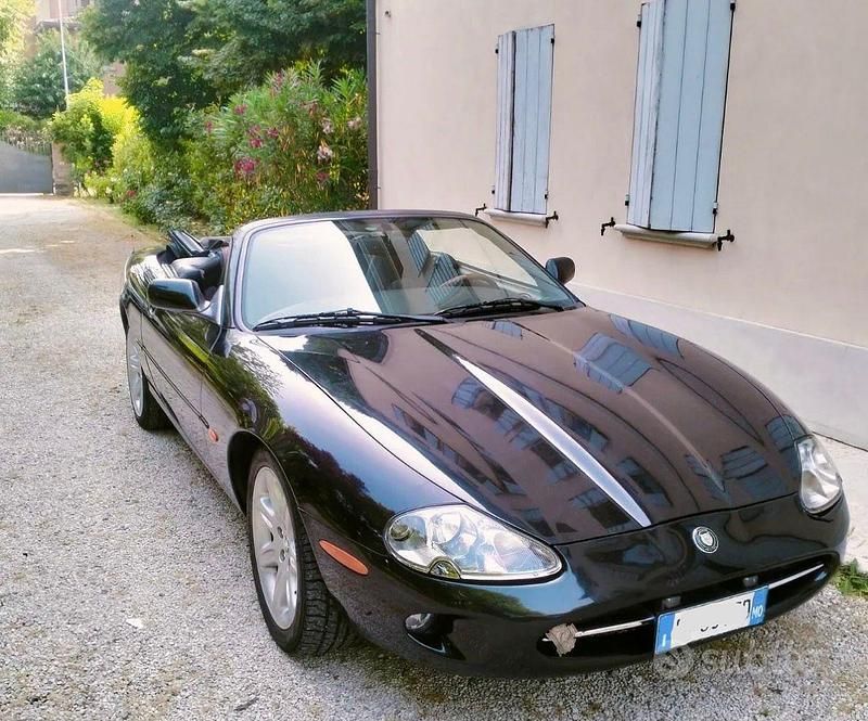 Usata Jaguar XK8 284 CV (208 kW) 1996 Nero Cabrio