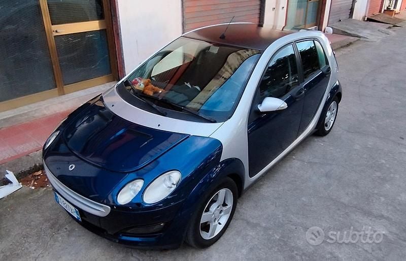 Usata Smart ForFour 95 CV (69 kW) 2005 Blu Utilitaria
