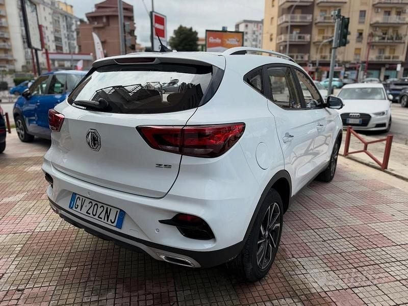 Usata MG ZS Luxury 106 CV (77 kW) 2024 Bianco SUV