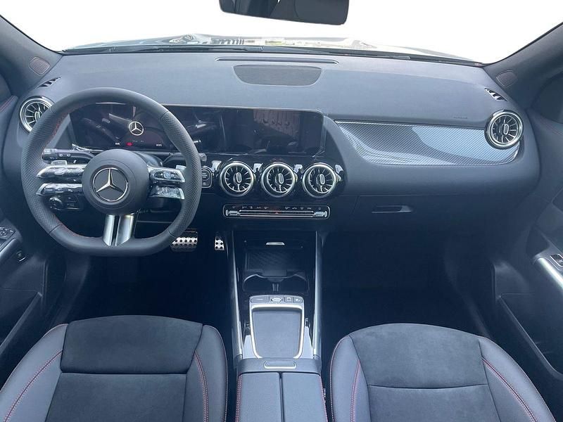 Nuova Mercedes GLA200 Advanced Plus 150 CV (110 kW) 2025 Grigio montagna ; SUV