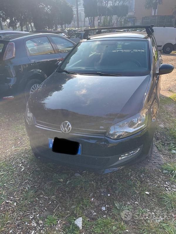 Nero Usata 2014 VW Polo Tre volumi | 6000 € (Ottimo prezzo) - Immagine 1/4