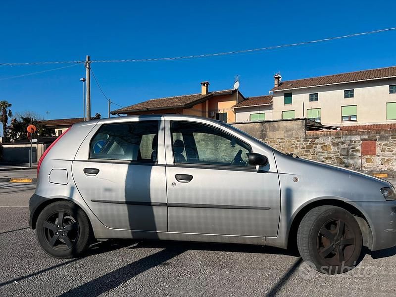 Usata Fiat Punto 2000 Grigio Utilitaria
