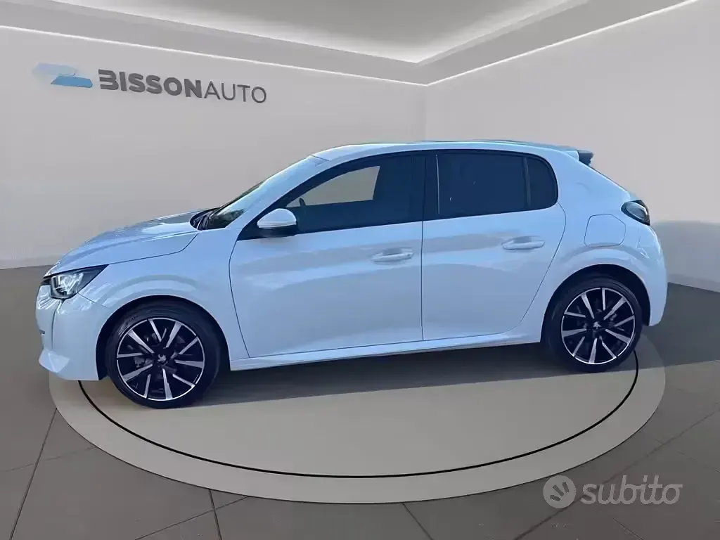 Usata Peugeot 208 Allure 102 CV (75 kW) 2021 Bianco perla Utilitaria
