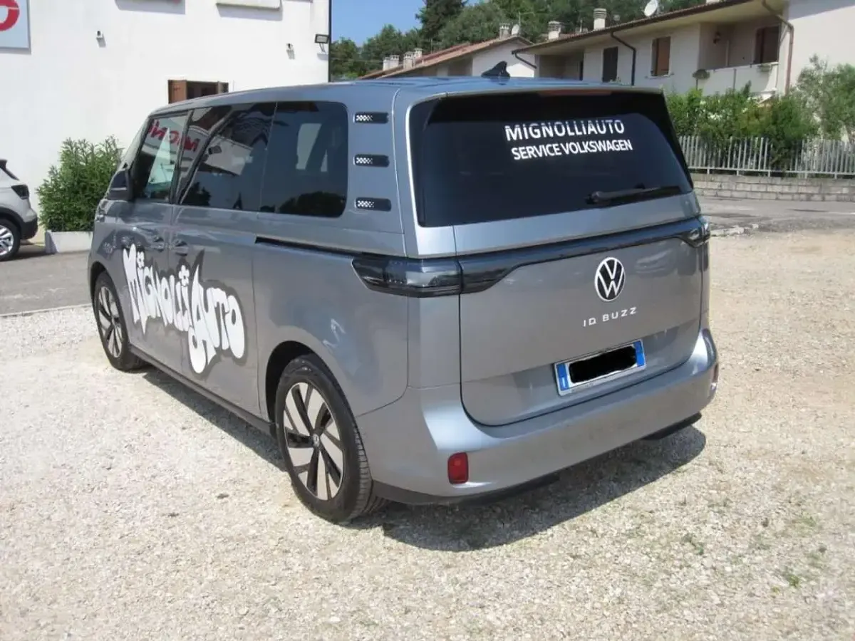 Usata VW ID. Buzz Pro 69 kW (95 CV) 2023 Argento Monovolume