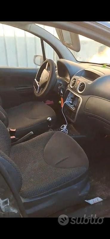 Usata 2009 Citroën C3 Due volumi | 1500 € - Immagine 1/4